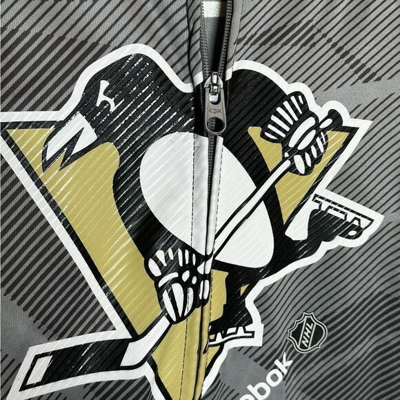 PITTSBURGH PENGUINS REEBOK PLAY DRY PERFORMANCE JACKET MEDIUM ZIP UP - Picture 4 of 7